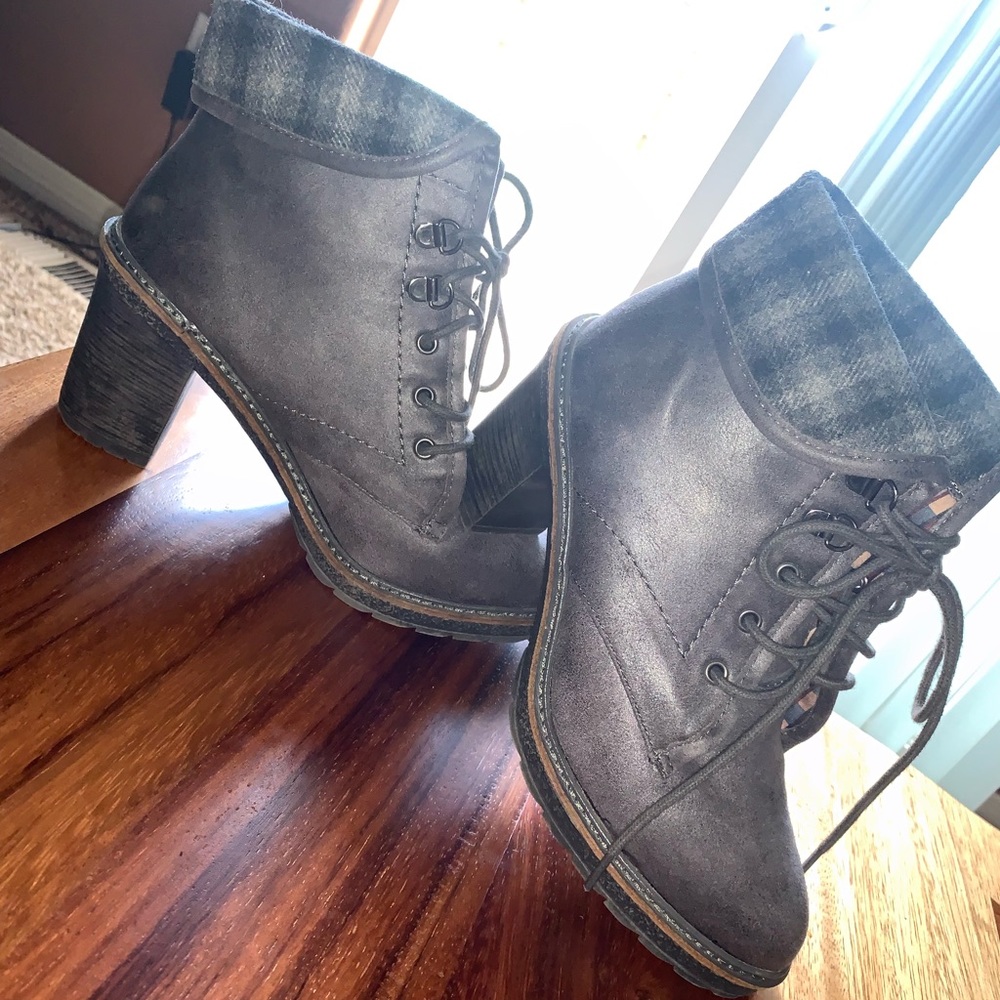 White Mountain Healed Booties